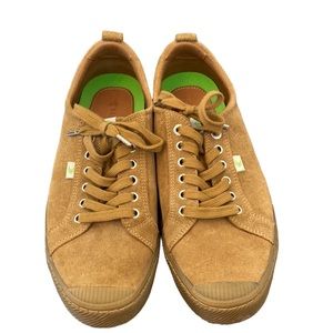 Cariuma Suede Sneakers